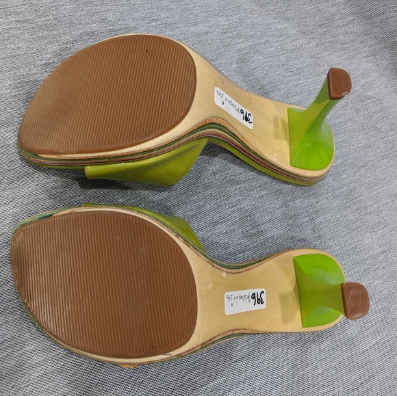 Stuart Weitzman Green Orange Petalmania heels - Picture 8 of 8